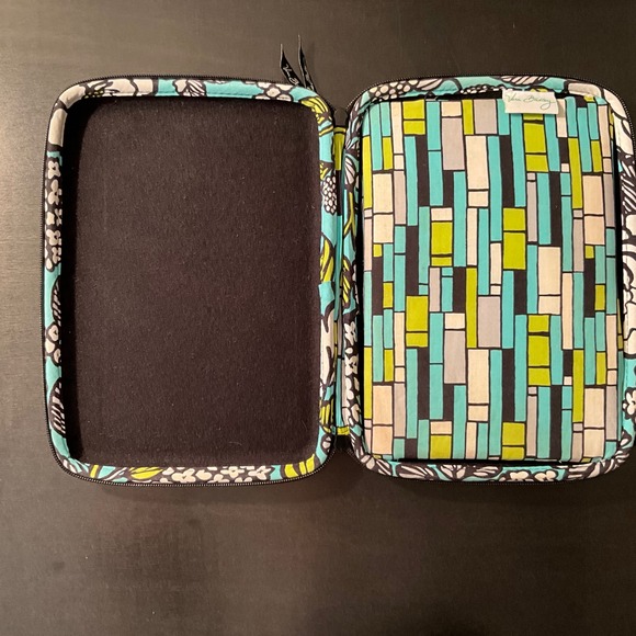 Vera Bradley iPad Or Tablet Cover Case Floral Quilted Zip Closure ISLAND BLOOMS - Picture 4 of 6
